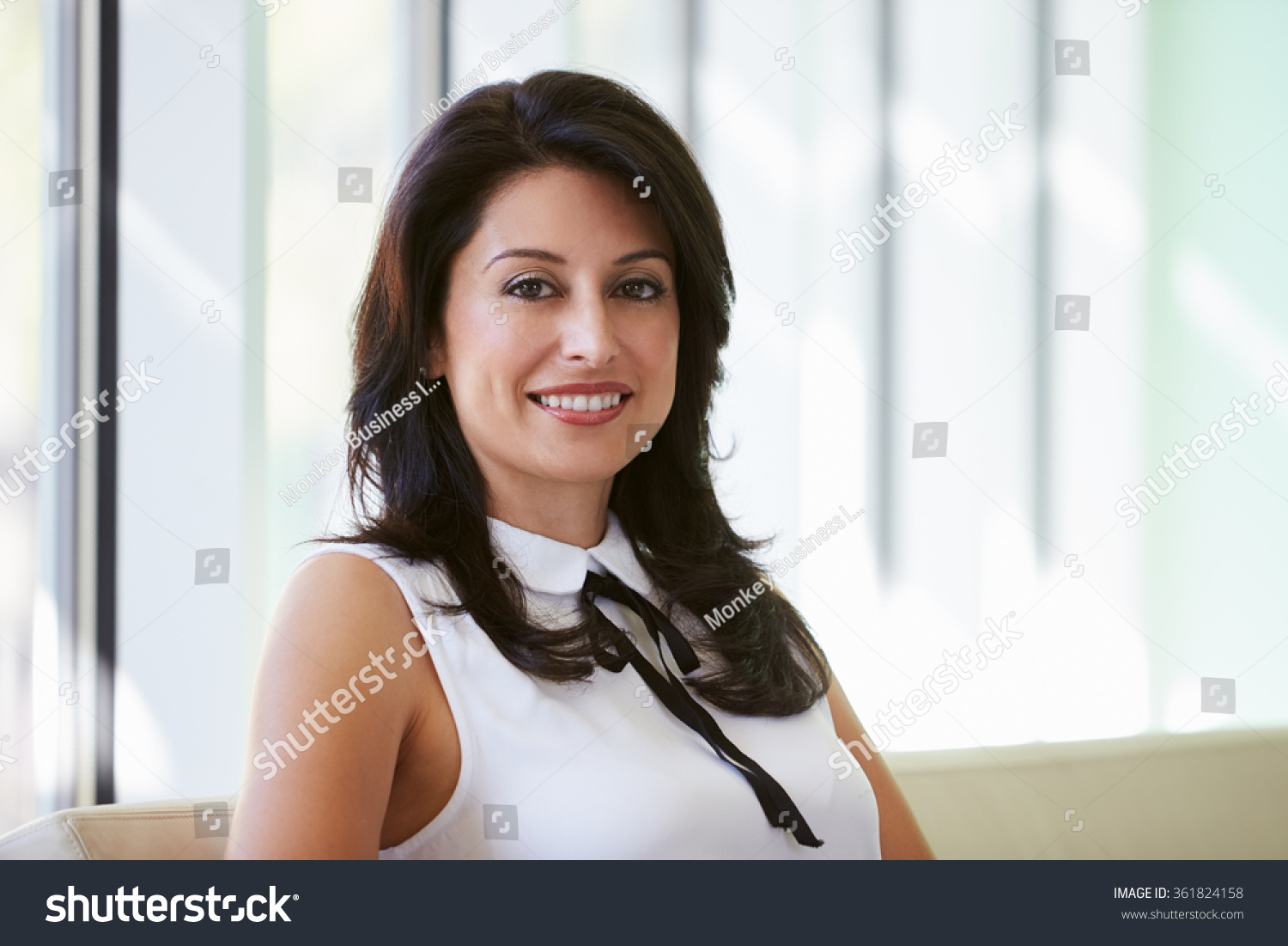 Dr Elena Vasquez